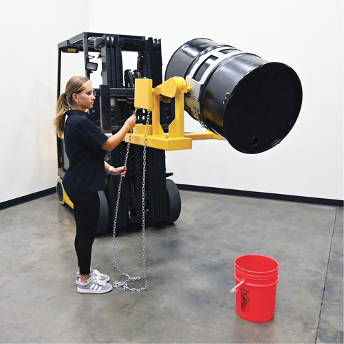 Porte-baril pour chariot &agrave; fourche, Pour 55 gal. US (45,8 gal imp&eacute;rial) TGS INDUSTRIEL