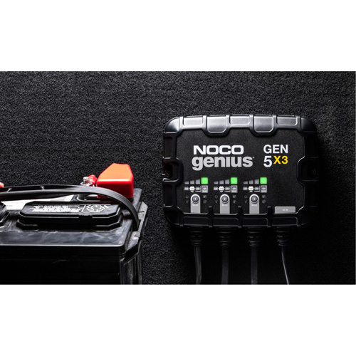 Chargeur de batterie embarqu&eacute; &agrave; 3 sorties de 15 amp&egrave;res Gen5X3 Genius TGS INDUSTRIEL