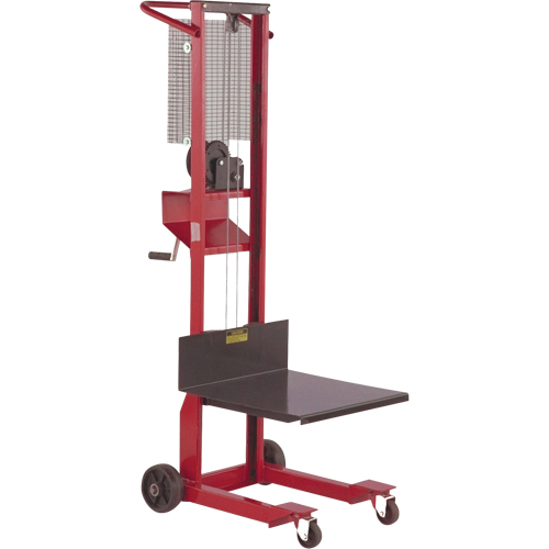 Empileur &agrave; plateforme, M&eacute;canisme Treuil manuel, Capacit&eacute; de 500 lb, Levage max de 54" TGS INDUSTRIEL