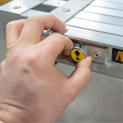 Planche de travail t&eacute;lescopique, 108" la x 12" pr, Capacit&eacute; de 250 lb, D&eacute;mont&eacute; TGS INDUSTRIEL