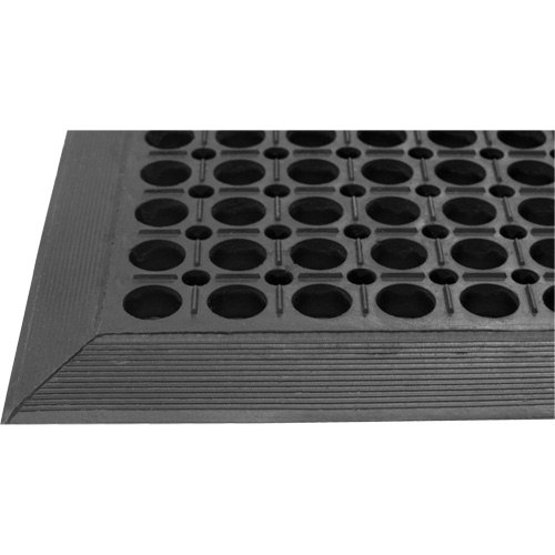 Tapis de s&eacute;rie Competitor, &agrave; fentes, 3' x 5' x 7/8", Noir, Caoutchouc naturel TGS INDUSTRIEL