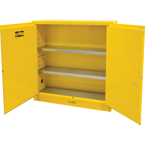 Armoire pour produits inflammables, 24 gal., 2 Porte(s), 43" La x 44" h x 12" p TGS INDUSTRIEL