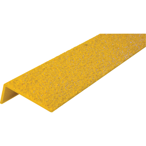 Rebords de marches antid&eacute;rapants Safestep, 2,75" la x 59" lo, Jaune TGS INDUSTRIEL