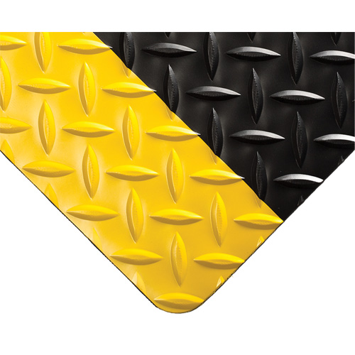 Tapis Diamond-Plate pour tableau de contr&ocirc;le no 701, 3' la x 75' lo, 1/4" &eacute;paisseur, Noir/Jaune, PVC TGS INDUSTRIEL