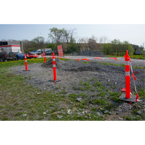 Poteau d&eacute;lin&eacute;ateur de qualit&eacute; sup&eacute;rieure, 42" h, Orange TGS INDUSTRIEL
