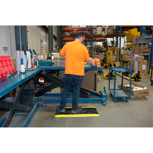 Tapis antifatigue, Losange, 1-2/3' x 3-1/4' x 3/4", Noir/Jaune, Polyur&eacute;thane TGS INDUSTRIEL