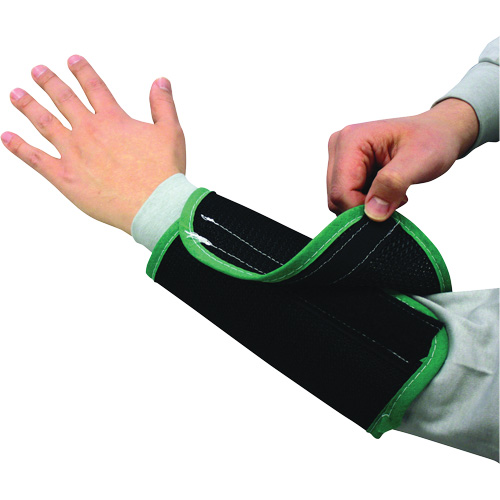 Manchette en maille de canne &agrave; double &eacute;paisseur Kut Gard, Nylon, 9", ASTM ANSI niveau A4, Noir TGS INDUSTRIEL