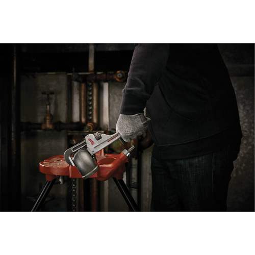 Cl&eacute; &agrave; tuyau, Cap des m&acirc;choires 1-1/2", Longueur 10", Prise Ergonomique TGS INDUSTRIEL