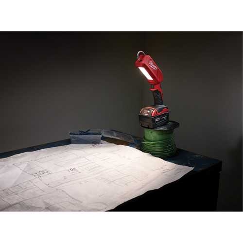 M18 Stick Light, Hook, Rechargeable, 300 Lumens TGS INDUSTRIEL