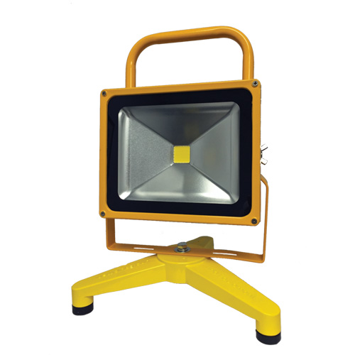 Projecteurs portatifs et rechargeables, DEL, 30 W, 3000 lumens, Boîtier en Aluminium TGS INDUSTRIEL