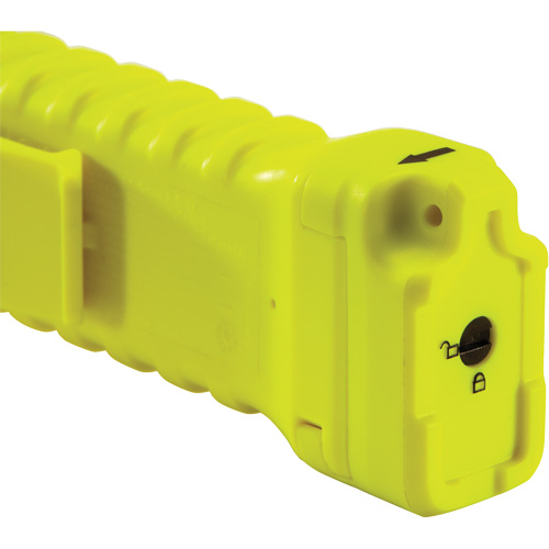 Magnetic Right Angle Flashlight, LED, 336 Lumens, AA Batteries TGS INDUSTRIEL