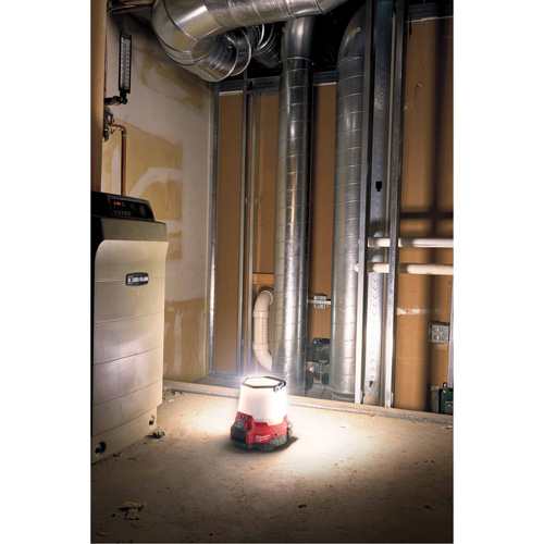 Lampe de chantier compacte M18 RADIUS avec ONE-KEY, DEL, 4400 lumens TGS INDUSTRIEL