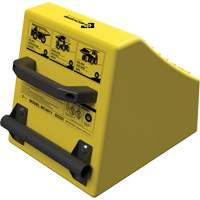 Cale de roue ultra-robuste pour l'exploitation mini&egrave;re Checkers Safety, PEHD, Jaune, 14-1/2" la x 17-1/2" p x 16" h TGS INDUSTRIEL