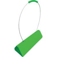 Cale de roue pour avion Checkers Safety SafeRay avec poign&eacute;e &agrave; c&acirc;ble ergonomique, Ur&eacute;thane, Vert fluorescent, 24" la x 8" p x 6" h TGS INDUSTRIEL