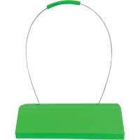 Cale de roue pour avion Checkers Safety SafeRay avec poign&eacute;e &agrave; c&acirc;ble ergonomique, Ur&eacute;thane, Vert fluorescent, 24" la x 8" p x 6" h TGS INDUSTRIEL