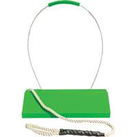 Cale de roue pour avion Checkers Safety SafeRay avec poign&eacute;e ergonomique &agrave; cordage en boucle, Ur&eacute;thane, Vert fluorescent, 24" la x 8" p x 6" h TGS INDUSTRIEL