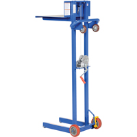Empileur &agrave; plateforme, M&eacute;canisme Treuil manuel, Capacit&eacute; de 400 lb, Levage max de 58" TGS INDUSTRIEL