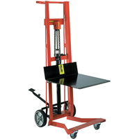 Gerbeur hydraulique &agrave; plateforme, M&eacute;canisme Pompe au pied, Capacit&eacute; de 750 lb, Levage max de 54" TGS INDUSTRIEL
