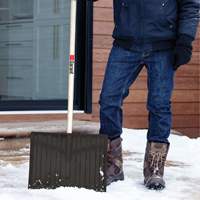 Pelle &agrave; neige Nordic, Lame Polypropyl&egrave;ne, Largueur 17-3/4", Manche Prise en D TGS INDUSTRIEL