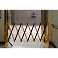Xpandit Barricade, 36" H x 11.5' L, Black/Yellow TGS INDUSTRIEL