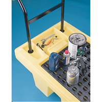 Chariots Poly-Spillcart, 66,5" lo x 29" la x 43,9" h, Cap. de d&eacute;versement 57 gal. US TGS INDUSTRIEL