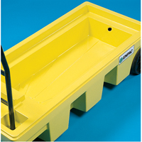Chariots Poly-Spillcart, 66,5" lo x 29" la x 43,9" h, Cap. de d&eacute;versement 57 gal. US TGS INDUSTRIEL