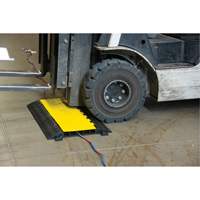 Protecteur de c&acirc;bles en polyur&eacute;thane, 5 canaux, 35,43" lo x 19,69" la x 2" h TGS INDUSTRIEL