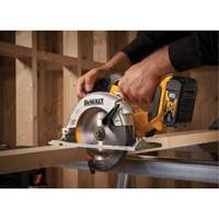 Max* Brushless Cordless Circular Saw Kit, 6-1/2", 20 V TGS INDUSTRIEL