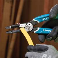 Klein-Kurve&reg; Heavy-Duty Wire Stripper, Cutter & Crimper Multi-Tool, 8-1/4" L, 8 - 20 AWG TGS INDUSTRIEL